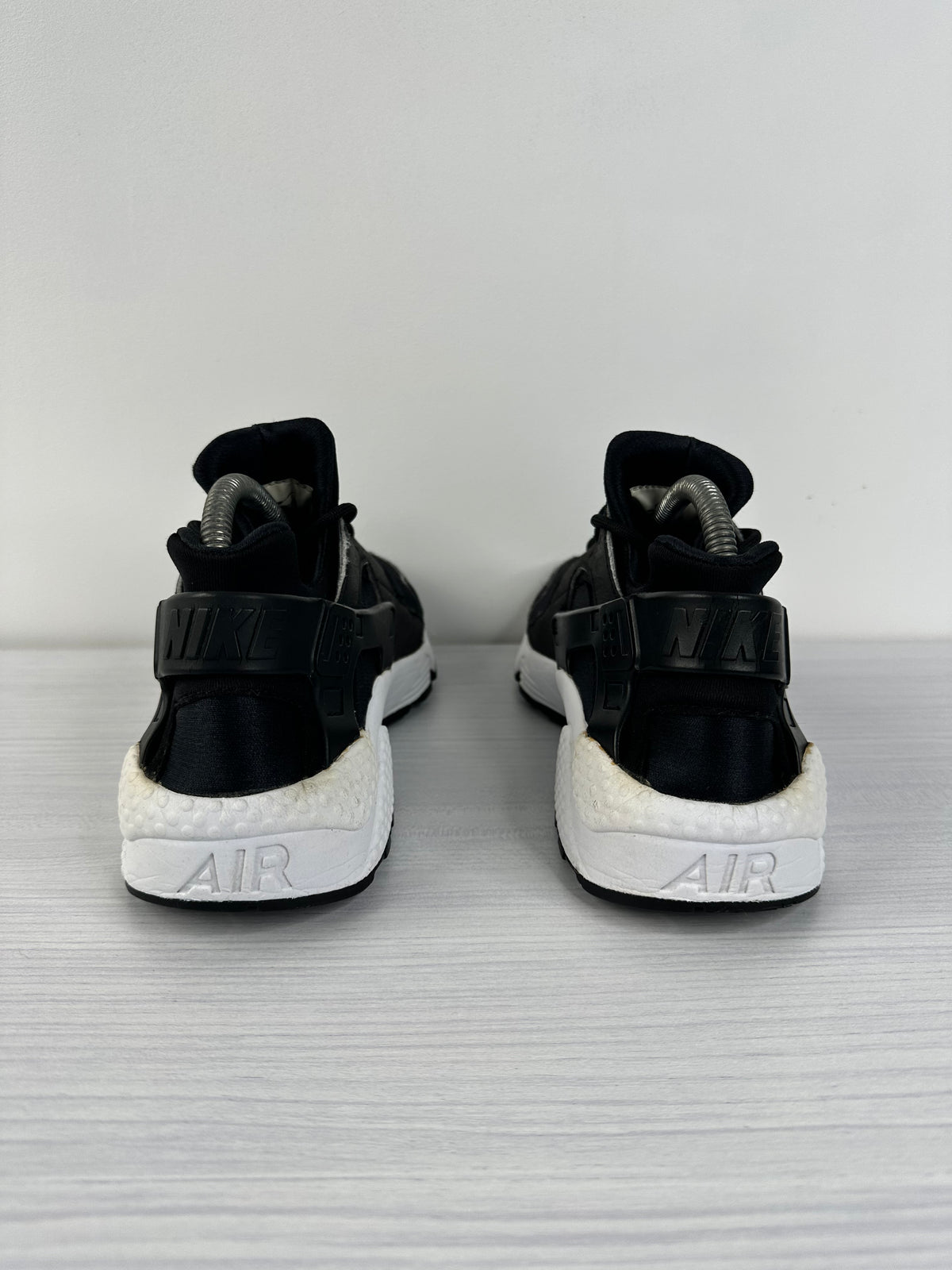 Nike Air Huarache Black White - UK 6.5