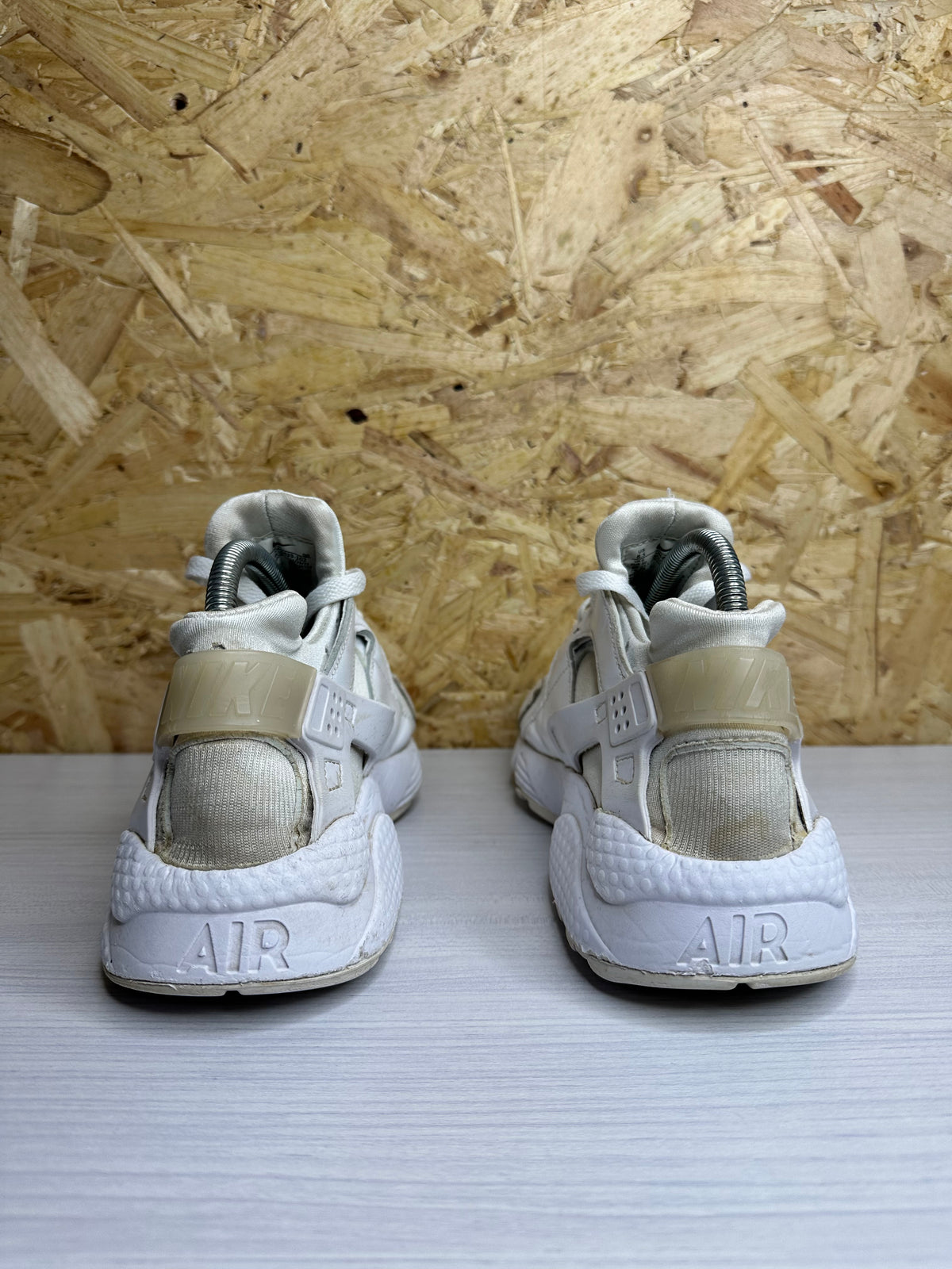 Nike Air Huarache White Cream - UK 6