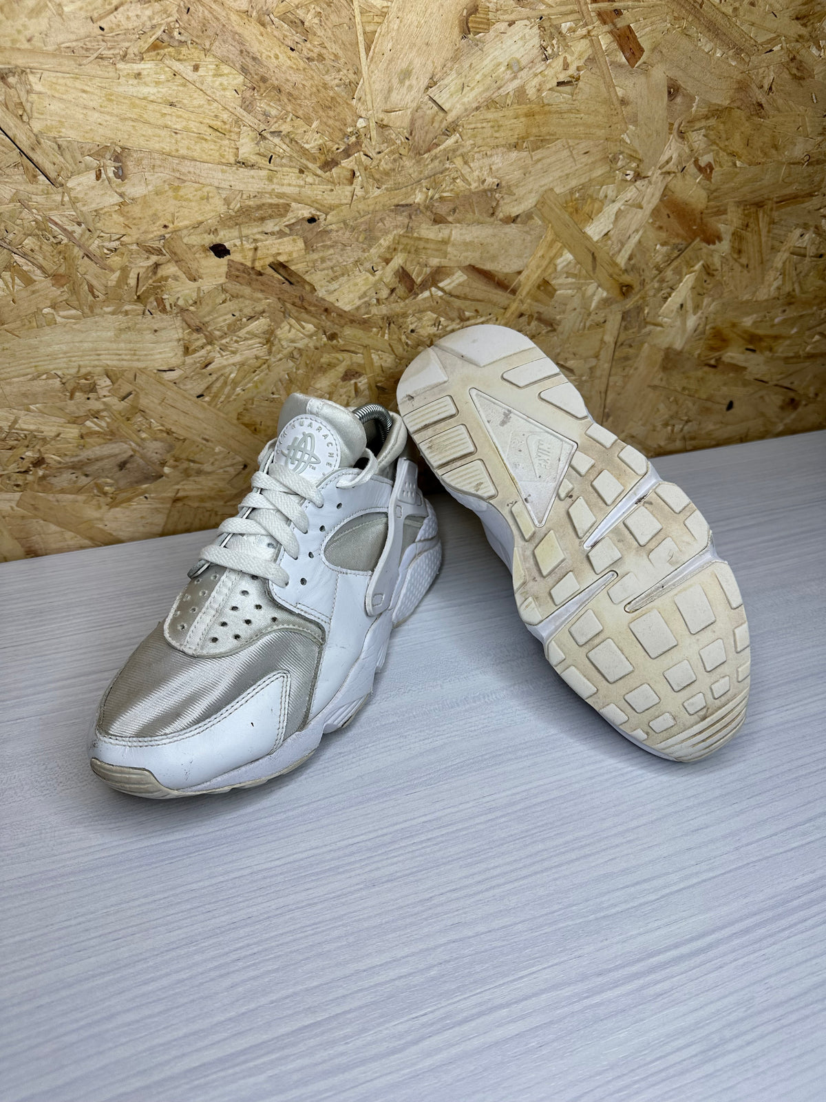 Nike Air Huarache White Cream - UK 6