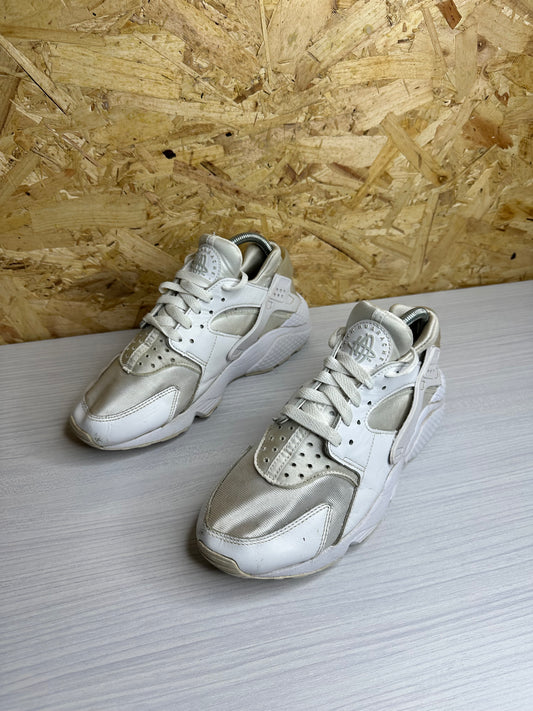 Nike Air Huarache White Cream - UK 6